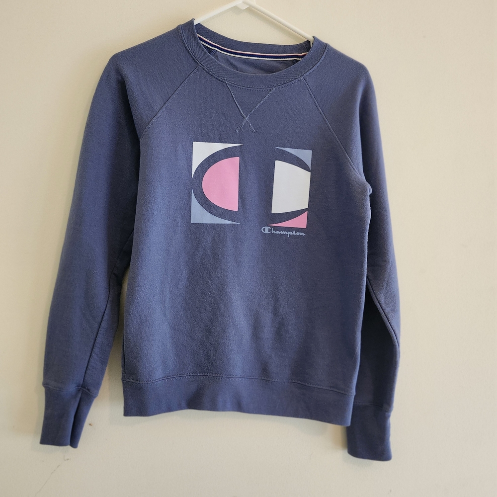 Champion Women's Blue and Pink Graphic Sweatshirt
